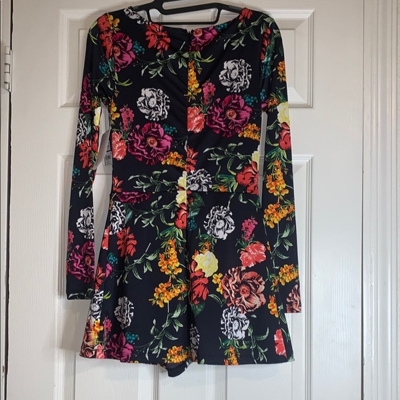 GUESS Floral Black Jumpsuit - Picture 12 of 13